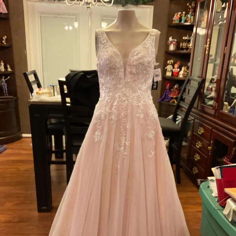 Long gown, tulle with beads and flowers